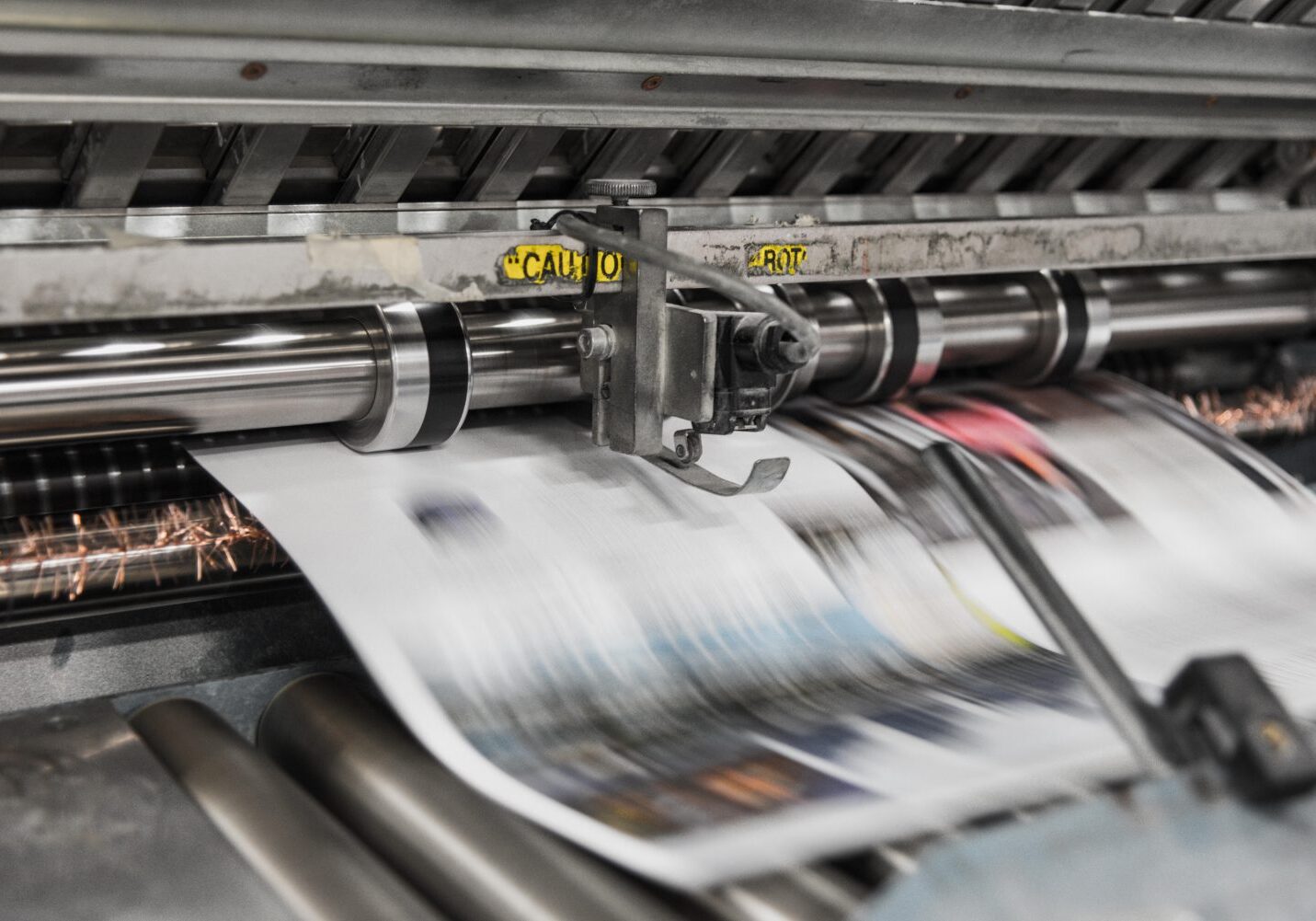 drukwerk uitbesteden krant drukken machine corporateprint